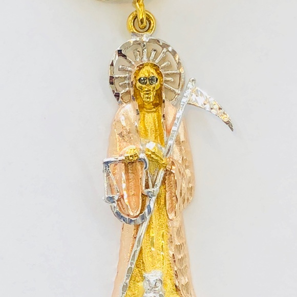 Gold Filled Santa Muerte pendant with chain - Picture 6 of 7